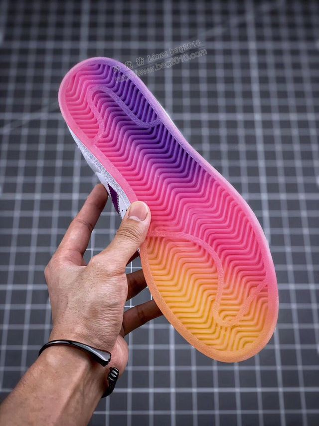 Adidas白鞋 EG8133 漸變水晶 阿迪達斯休閒板鞋 男女同款  hdx13299